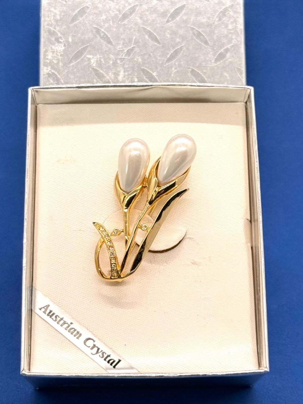 Austrian Crystal Calla Lilies Brooch Pin w Teardrop Faux Pearl Blossoms